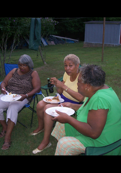 Yvonne Smith Gray, Beverly "Bebe" Knighton, Odessa Hubbard, putting up with the heat!