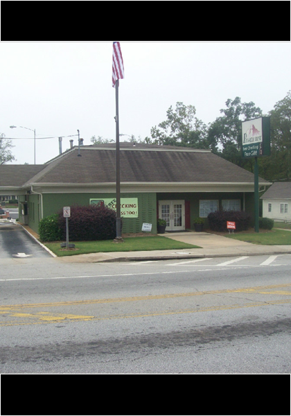 Here is the bank where Dayrl Tyler worked in "hello in there!"