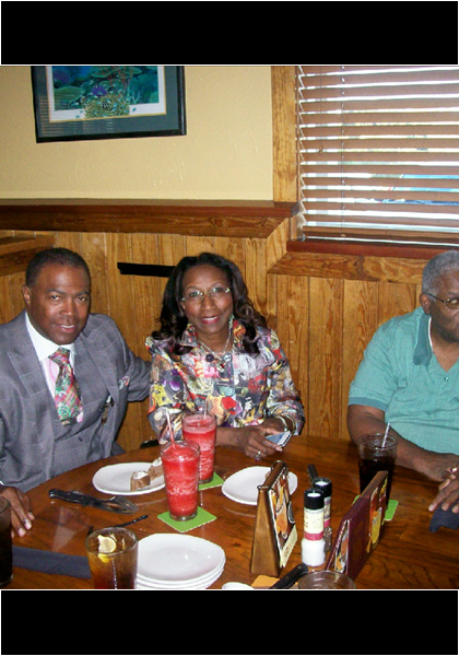Enjoying a steak dinner after a sucessful Revival Service at Rivermont Baptist Church! Rev. Phillip Elliott DHS-'69, and wife, Edward Stamps! Enjoying a steak dinner after a sucessful Revival Service at Rivermont Baptist Church! Rev. Phillip Elliott DHS-'69, and wife, Edward Stamps!
