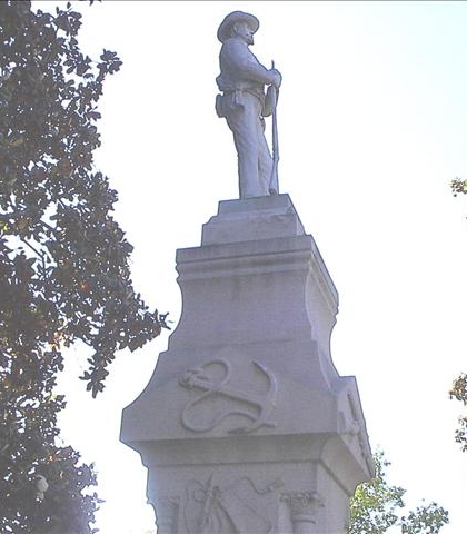 *****The General's statue in the Park! *****The General's statue in the Park!