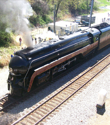 Notice the smoke....the 611 is backing up! Notice the smoke....the 611 is backing up!