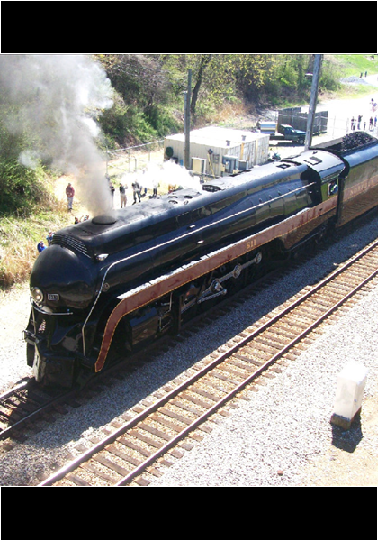 Notice the smoke....the 611 is backing up! Notice the smoke....the 611 is backing up!