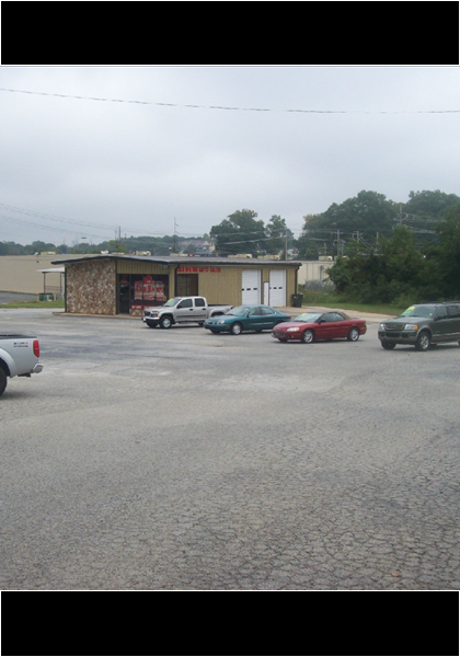 Bob Pinkney's car lot! Watch those lemons!