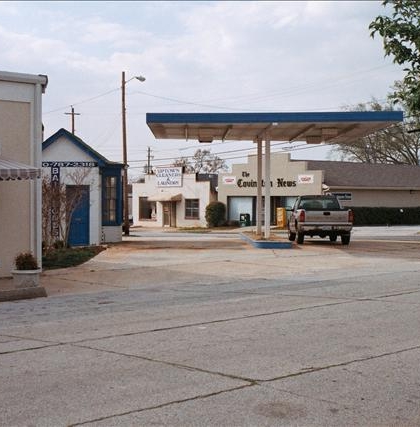 The filling station "Dix Gas," used in the episode "sparta gold!" The filling station "Dix Gas," used in the episode "sparta gold!"