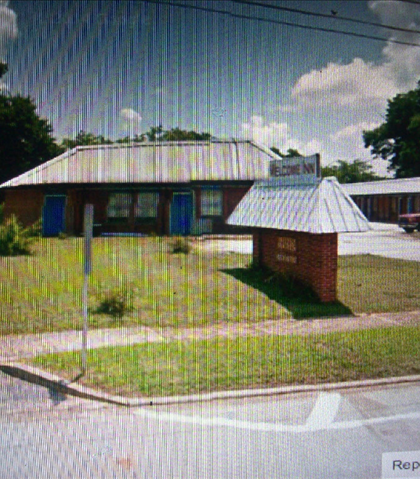 Same sign, same name! This guy is getting a lot of free advertisements! Same sign, same name! This guy is getting a lot of free advertisements!