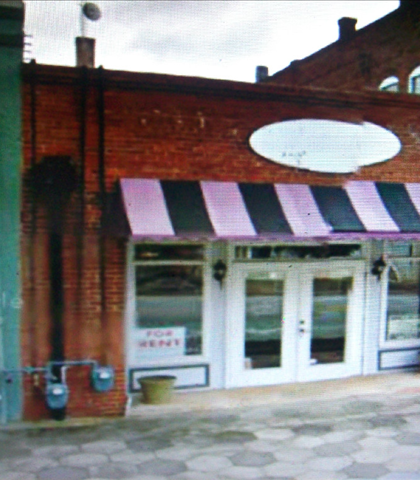 Same building, notice the gas and electric meters! Same building, notice the gas and electric meters!